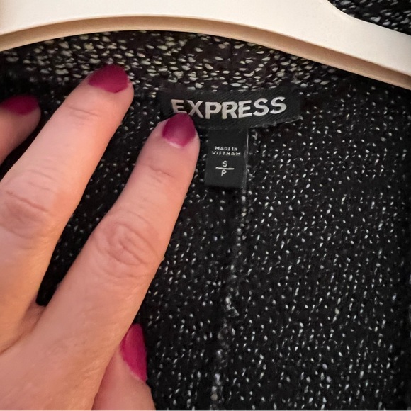 Versatile Express Blazer with Leather Trim - Picture 3 of 6